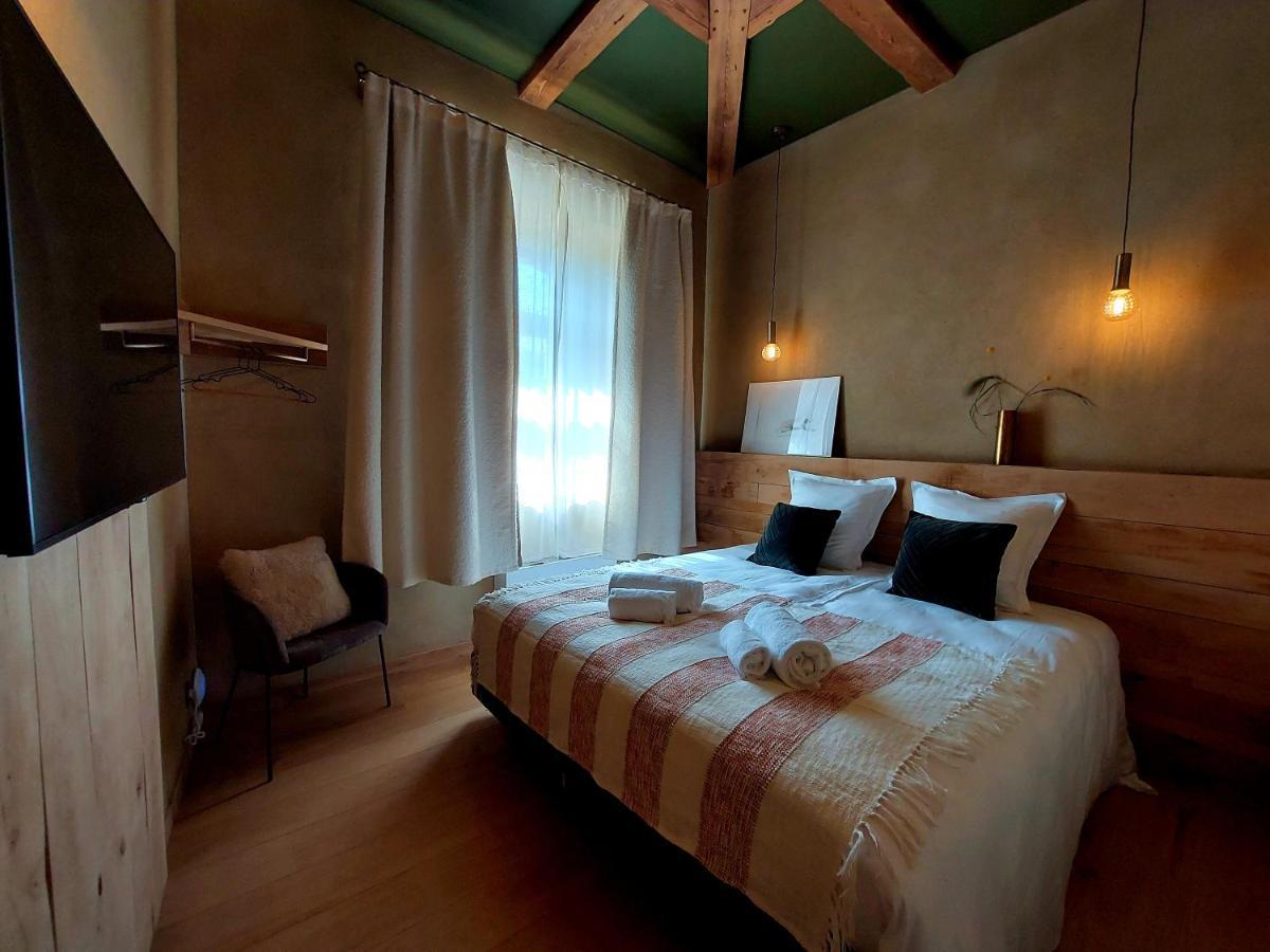 Les Suites De Petit Bomal Дюрбюї Екстер'єр фото
